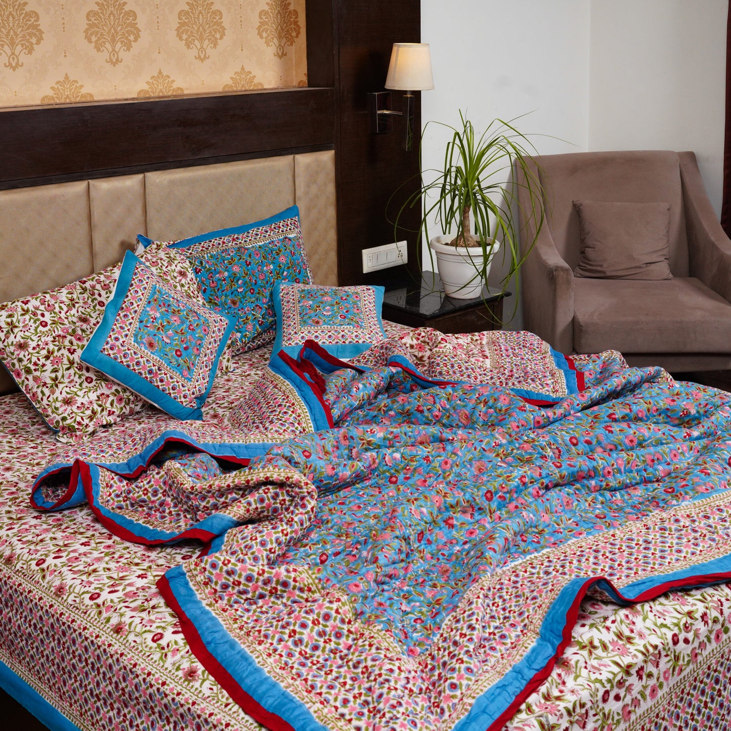 Blue Floral Kashyab Quilt Bedding Set’s