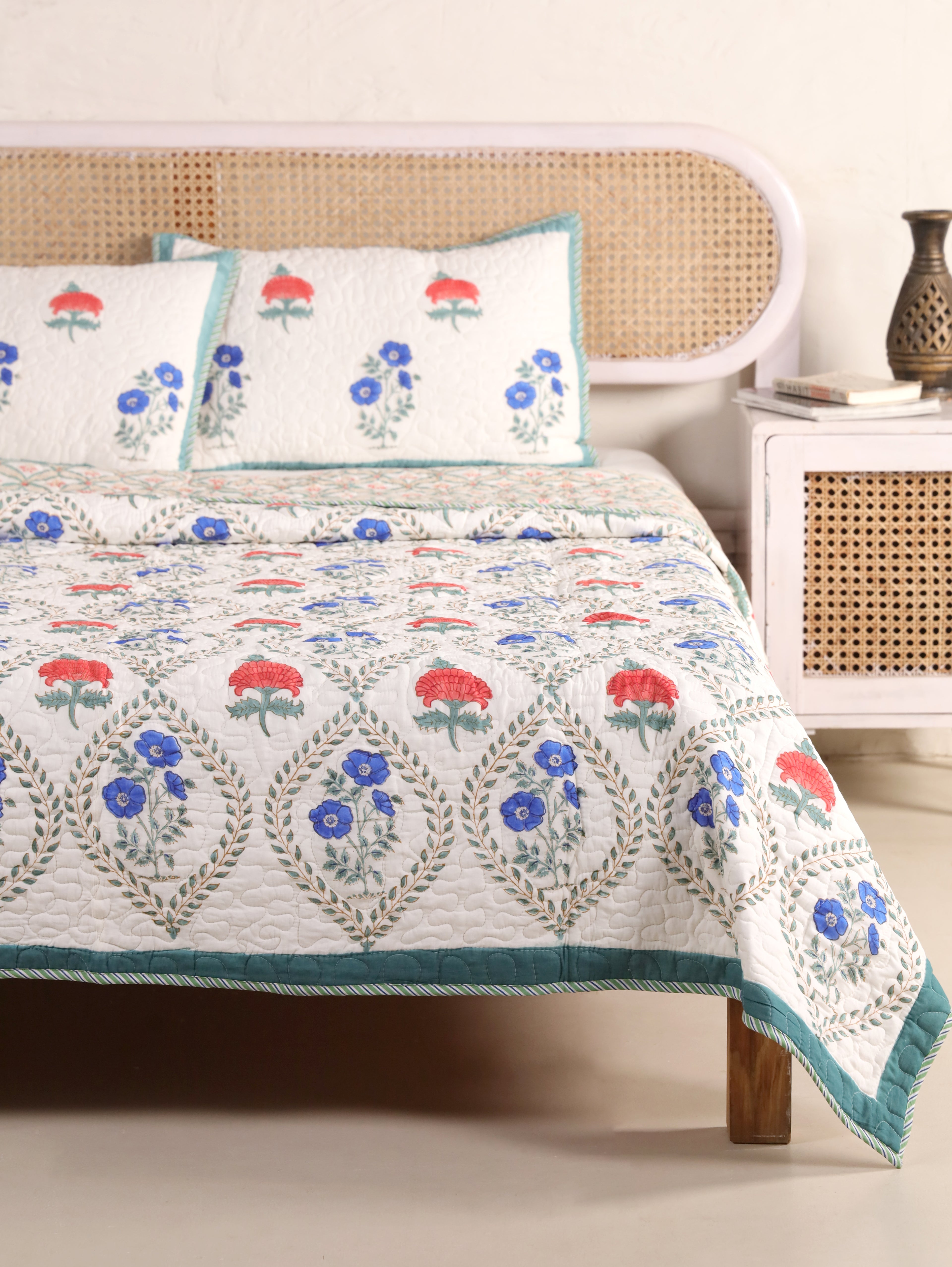MUGHAL PHOOLKARI JAAL HAND BLOCK PRINT QUILTED BEDCOVER /COMFORTER