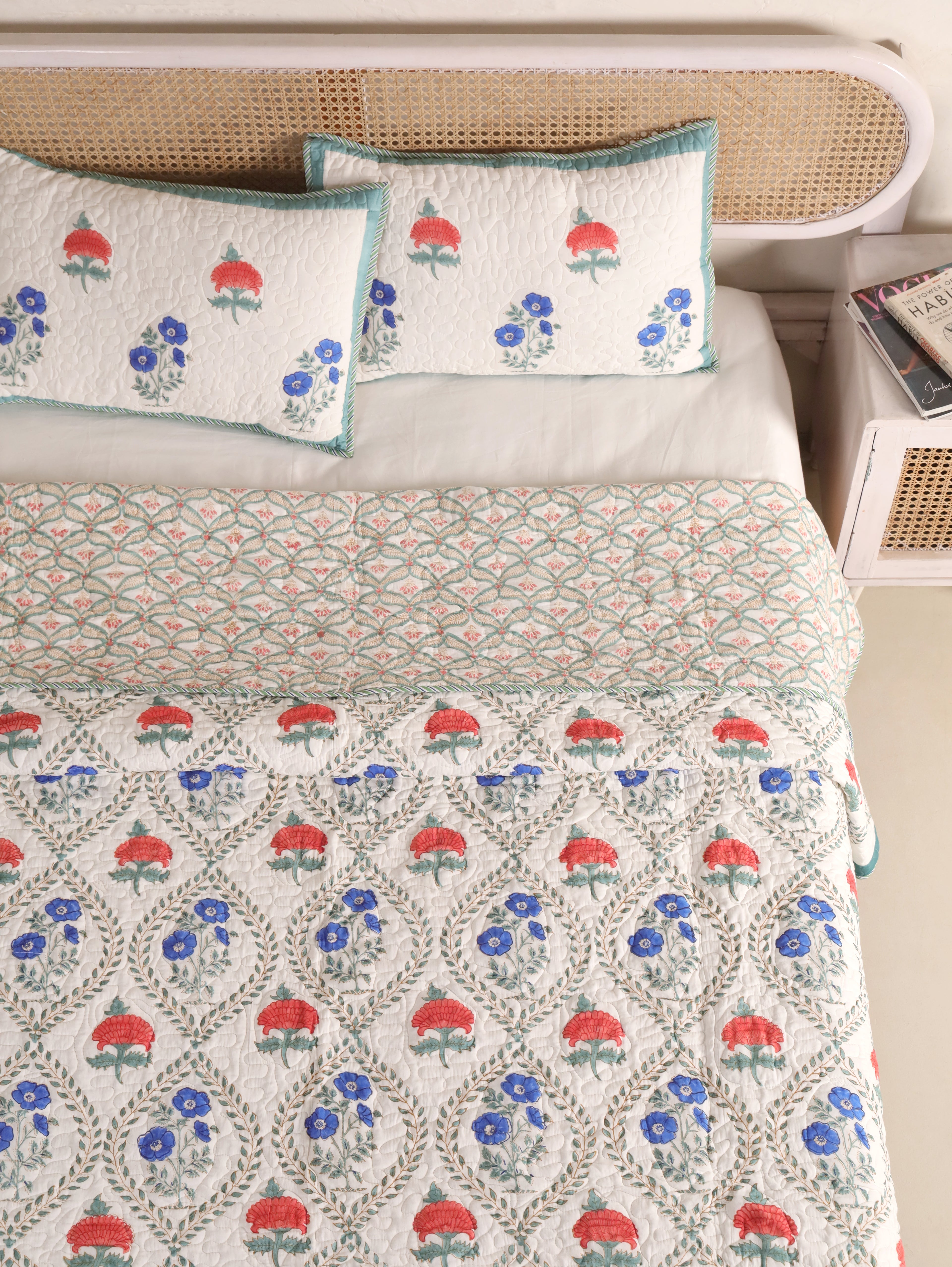 MUGHAL PHOOLKARI JAAL HAND BLOCK PRINT QUILTED BEDCOVER /COMFORTER