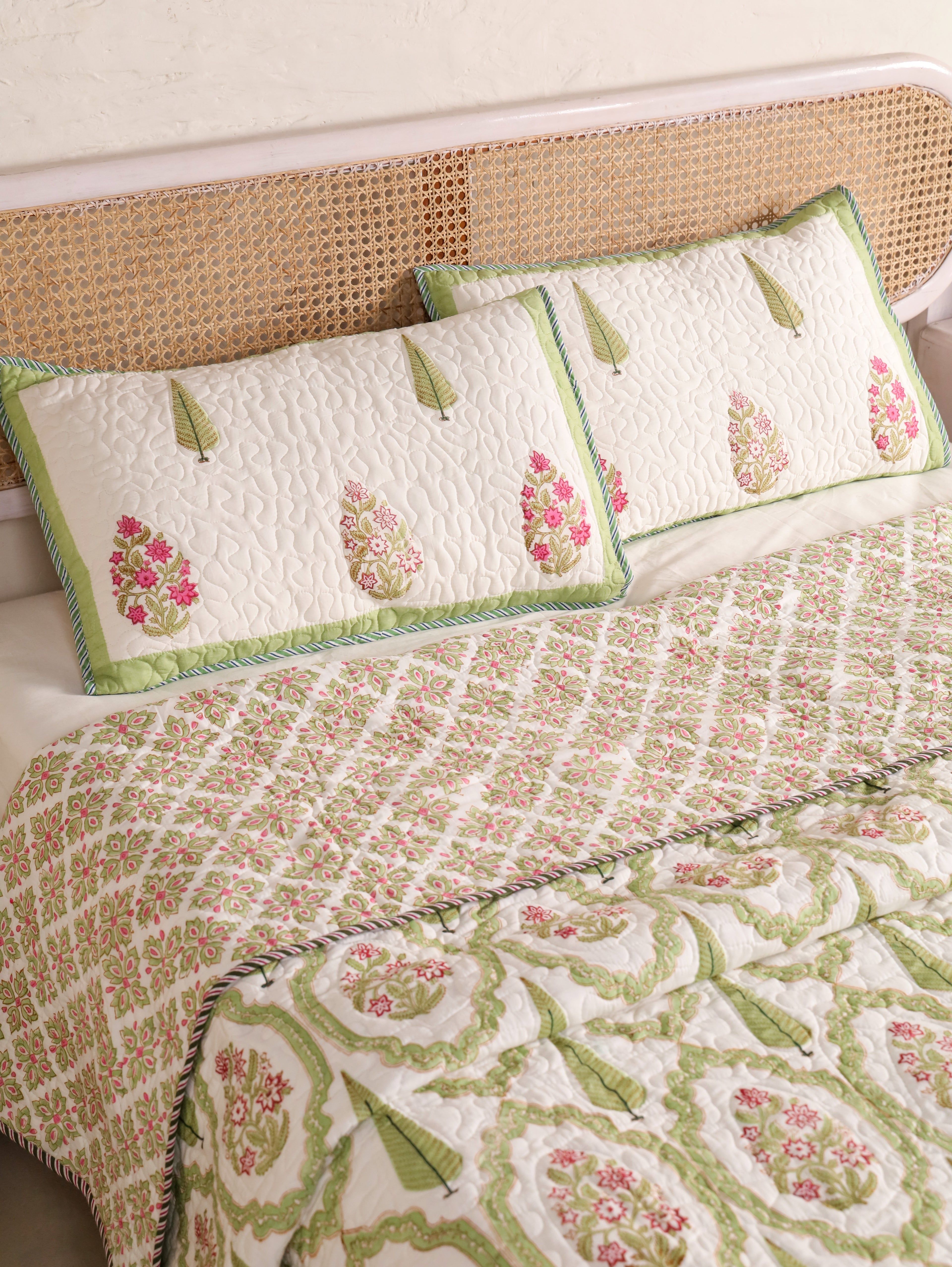 GREEN MUGHAL GARDEN HAND BLOCK PRINT QUILTED BEDCOVER /COMFORTER