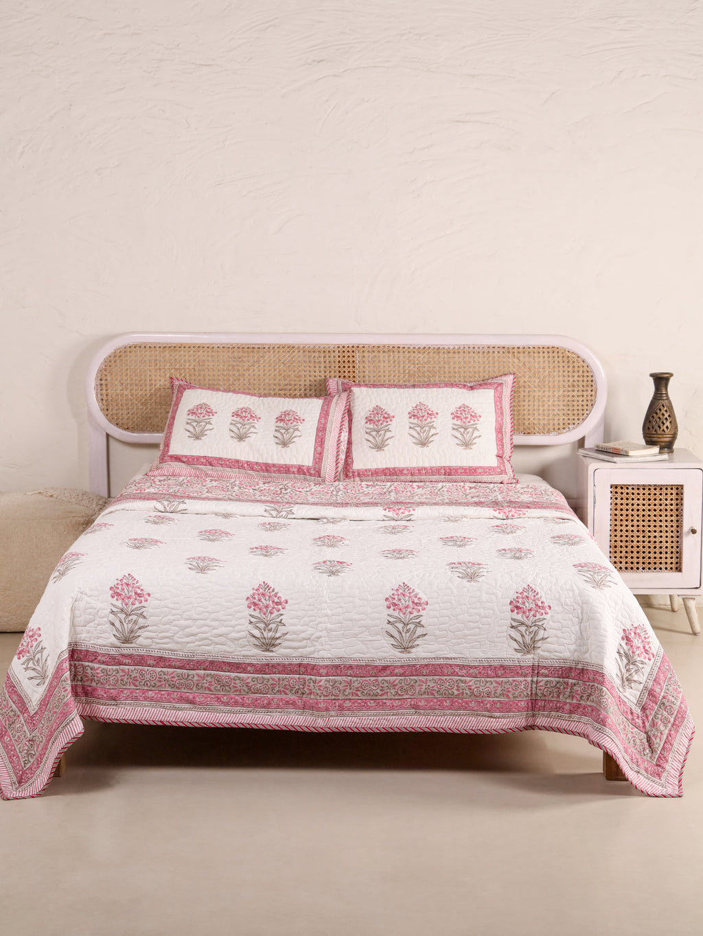 ORCHID PINK MUGHAL BUTTA HAND BLOCK PRINT QUILTED BEDCOVER /COMFORTER