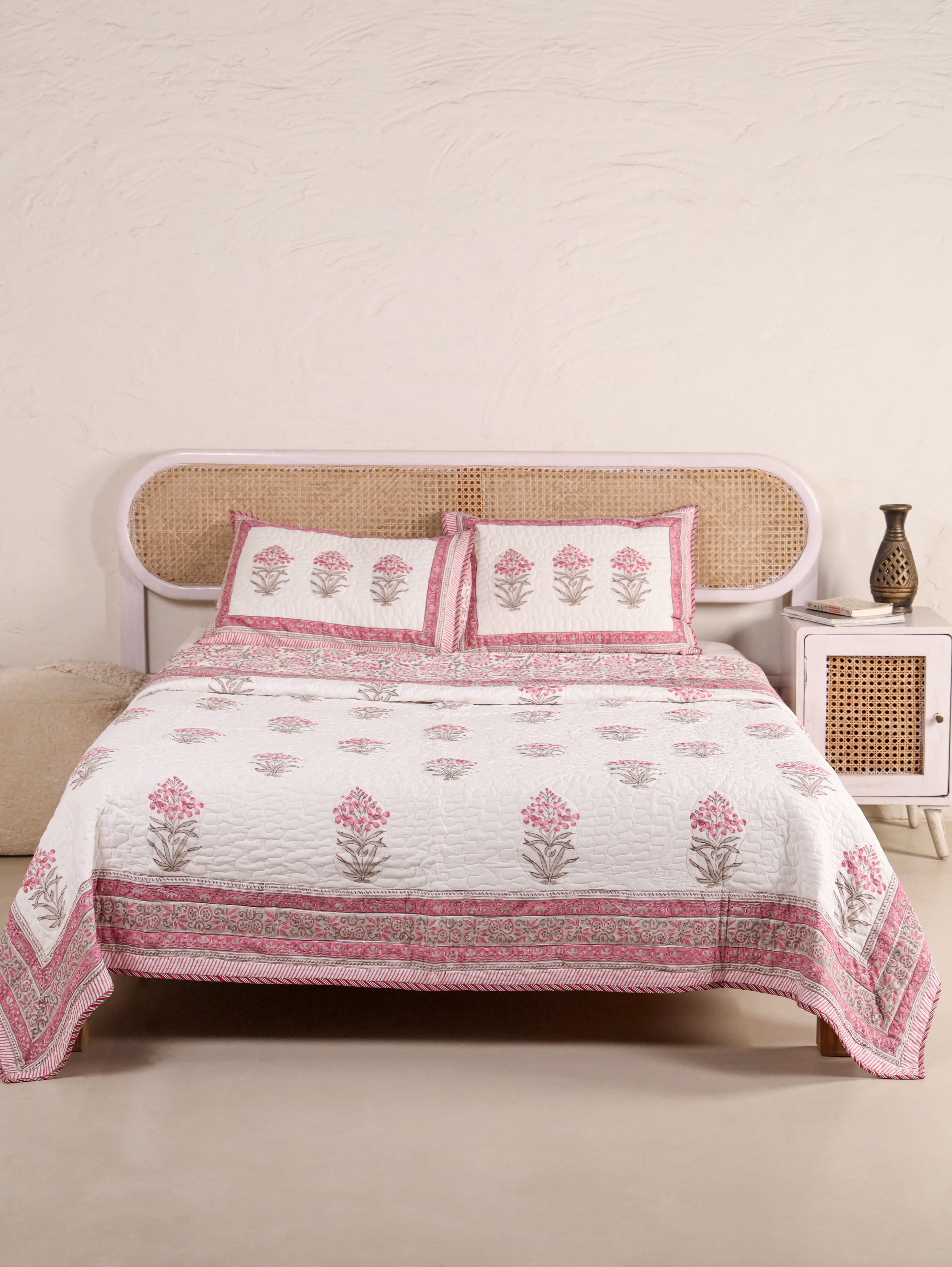 ORCHID PINK MUGHAL BUTTA HAND BLOCK PRINT QUILTED BEDCOVER /COMFORTER