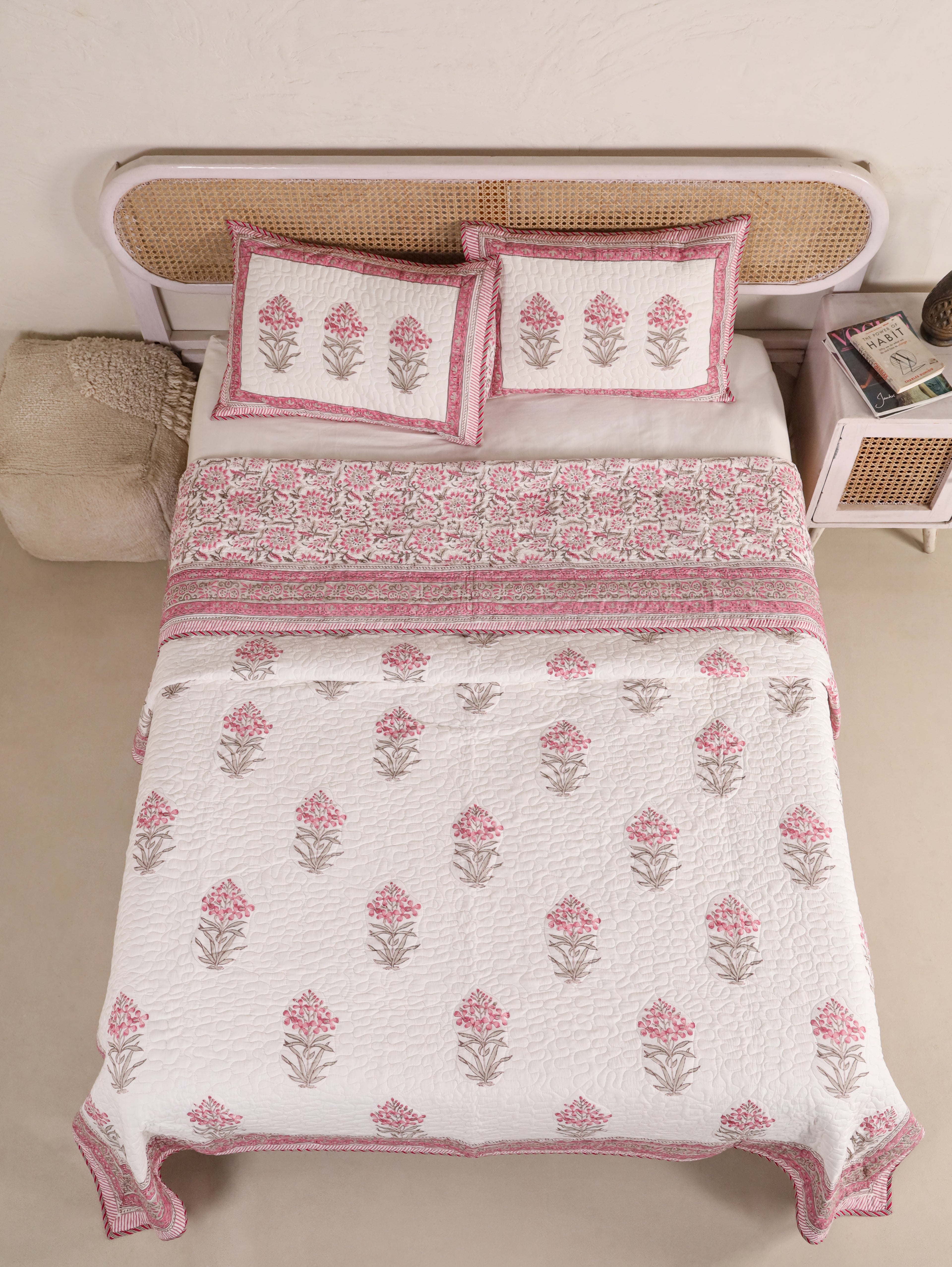 ORCHID PINK MUGHAL BUTTA HAND BLOCK PRINT QUILTED BEDCOVER /COMFORTER