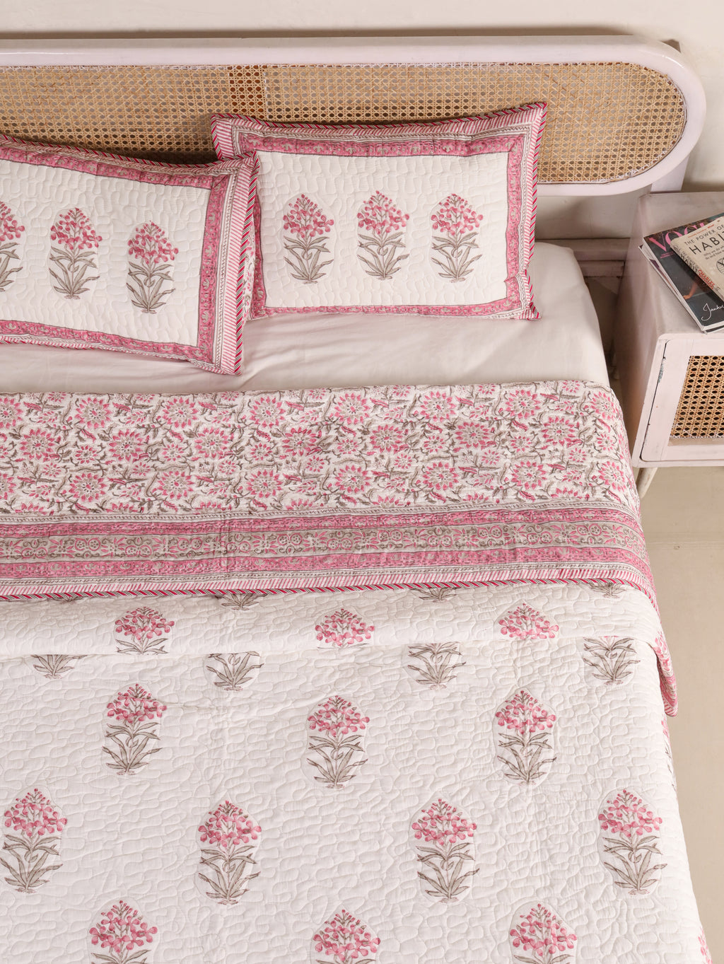 ORCHID PINK MUGHAL BUTTA HAND BLOCK PRINT QUILTED BEDCOVER /COMFORTER