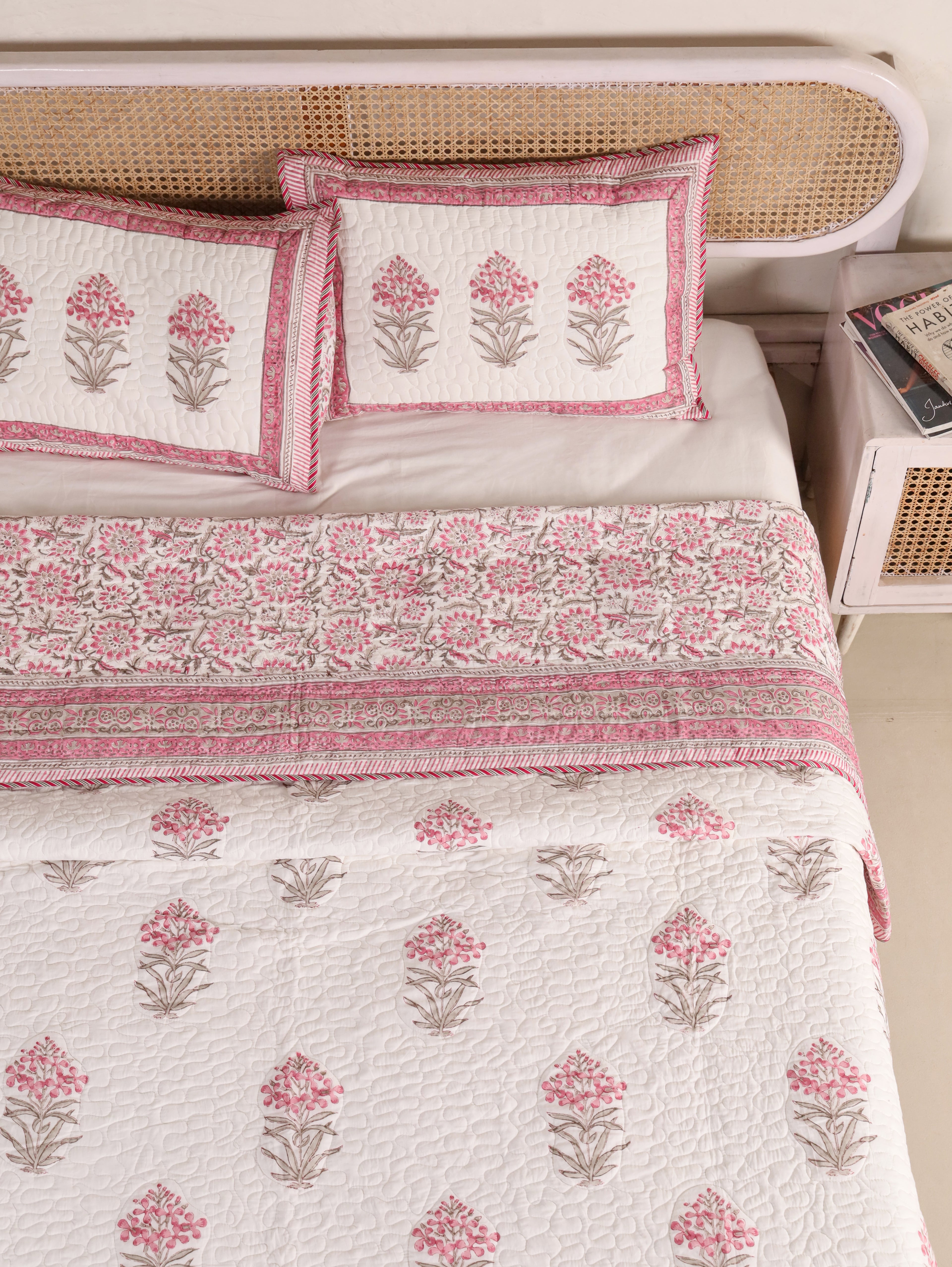 ORCHID PINK MUGHAL BUTTA HAND BLOCK PRINT QUILTED BEDCOVER /COMFORTER