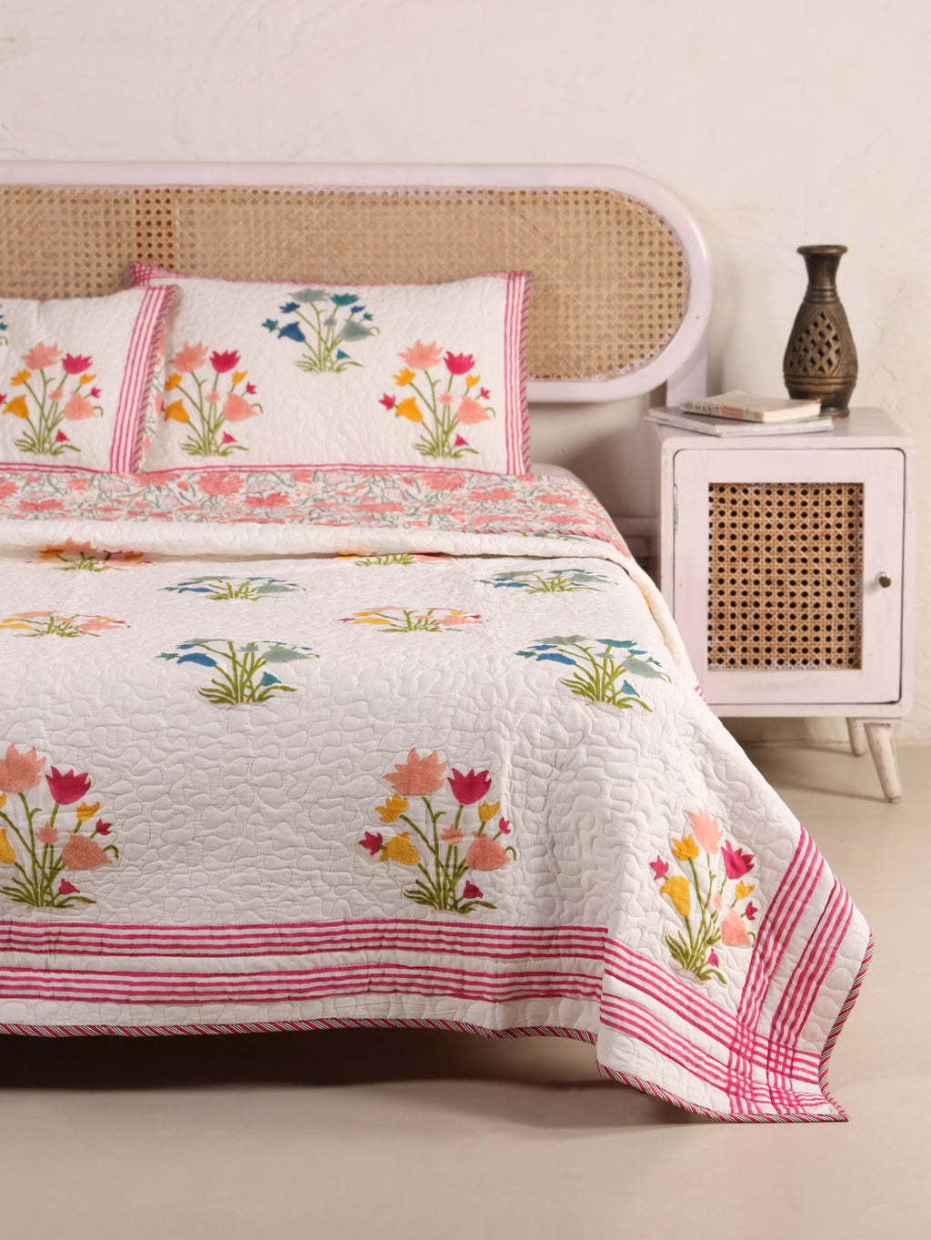 MUGHAL PINJOR BUTTA HAND BLOCK PRINT QUILTED BEDCOVER /COMFORTER
