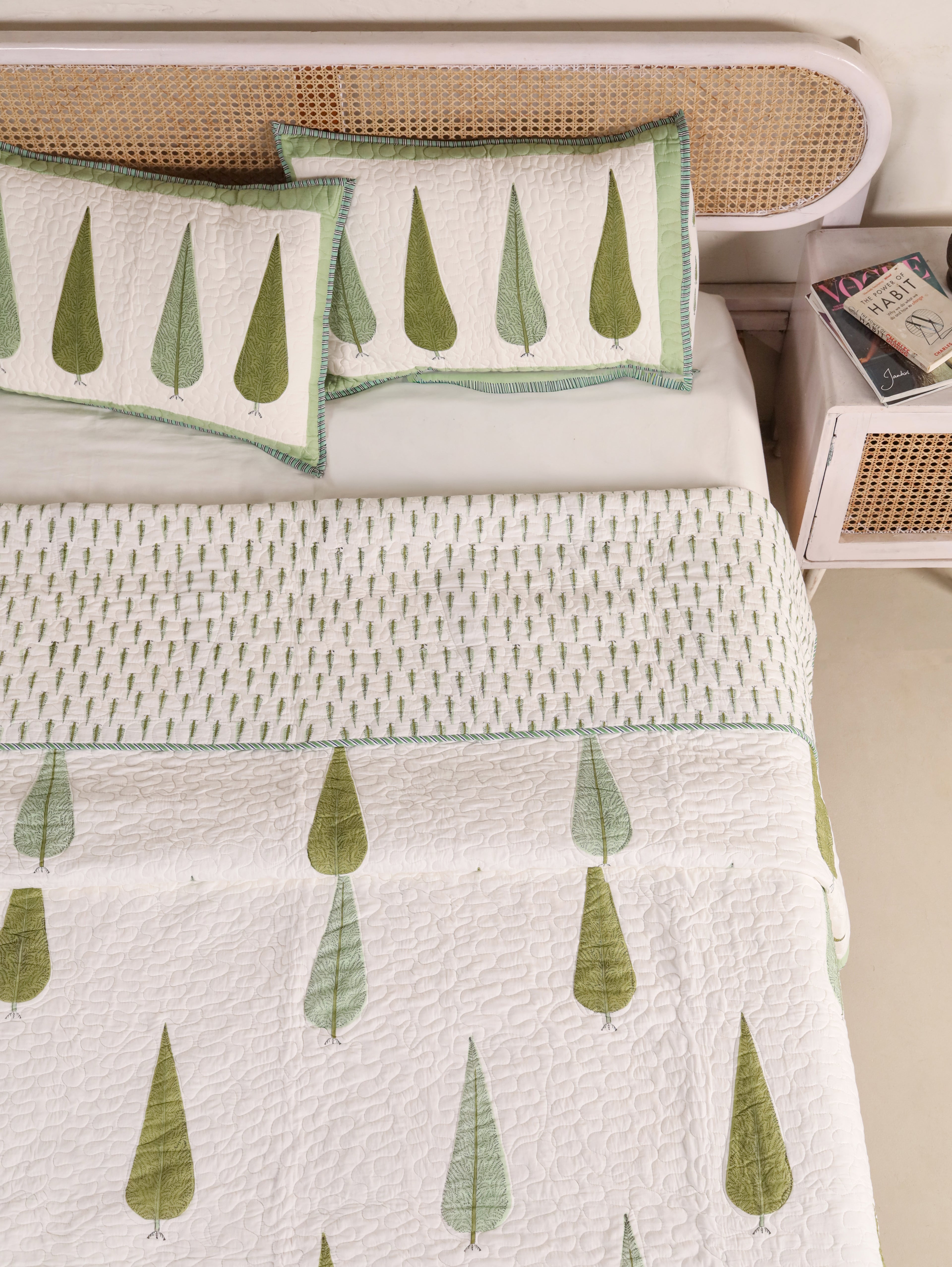ROYAL GREEN TILAK HAND BLOCK PRINT QUILTED BEDCOVER /COMFORTER