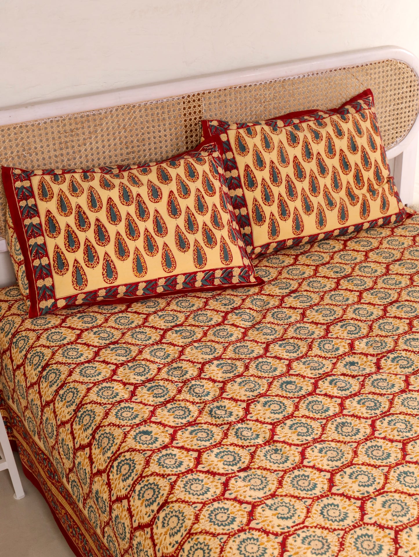 Hand Block Print Jaipuri Cotton Bedsheet With Two Reversible Pillow Cover