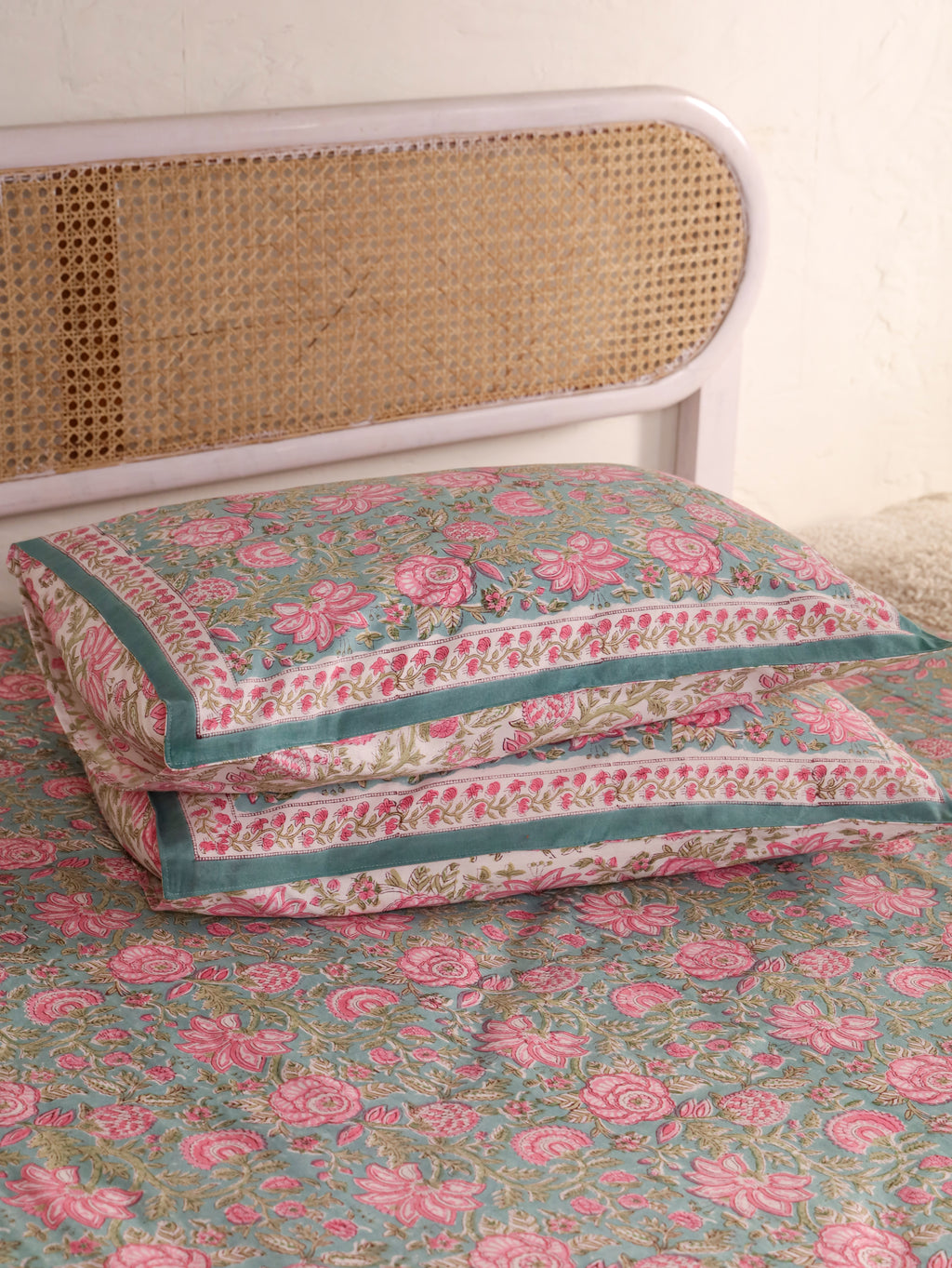 BLOOMING ROSE GARDEN PRINT HAND BLOCK PRINT COTTON BEDSHEET WITH PILLOW COVER