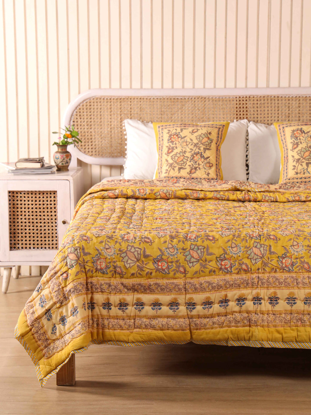 ROYAL GOLDEN GLORY HAND BLOCK PRINT REVERSIBLE COTTON QUILT/RAZAI