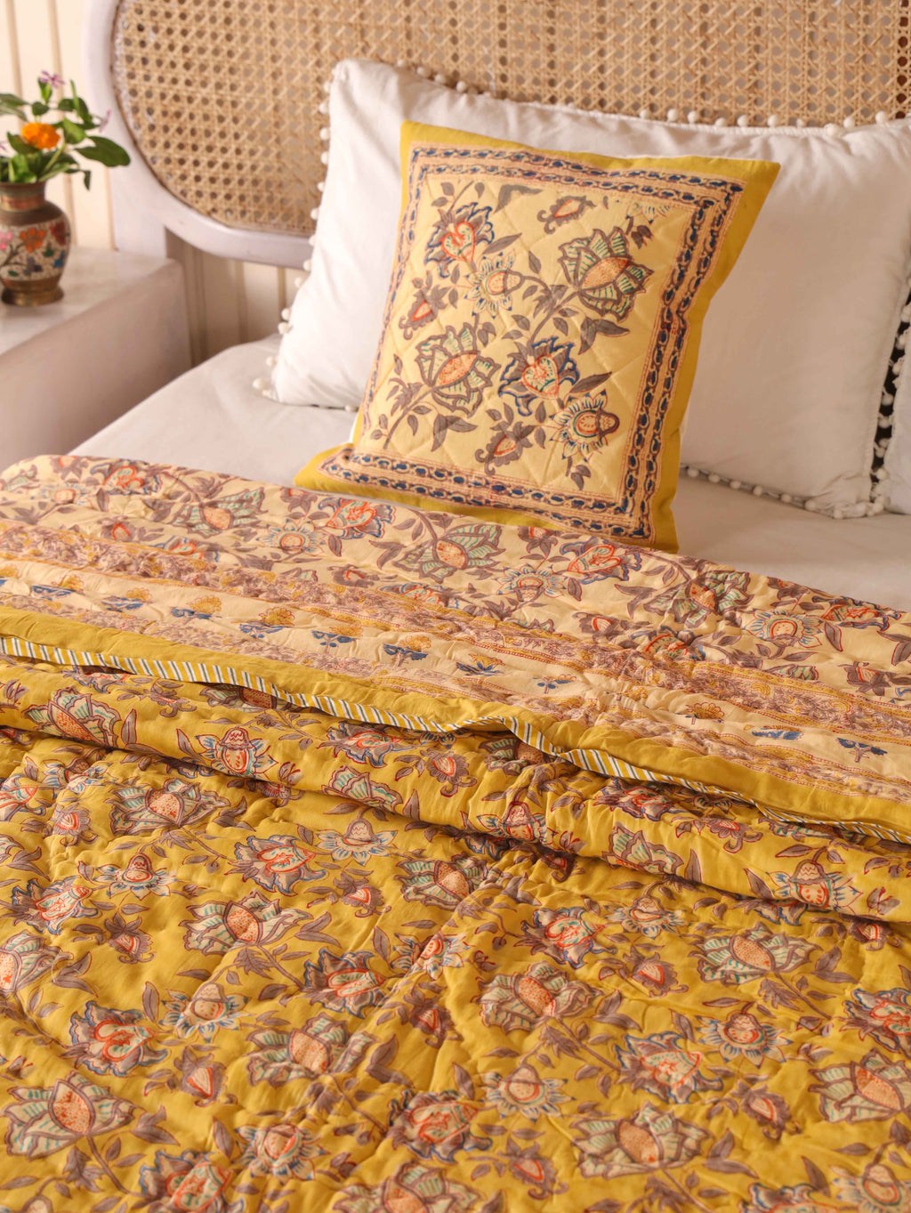 ROYAL GOLDEN GLORY HAND BLOCK PRINT REVERSIBLE COTTON QUILT/RAZAI
