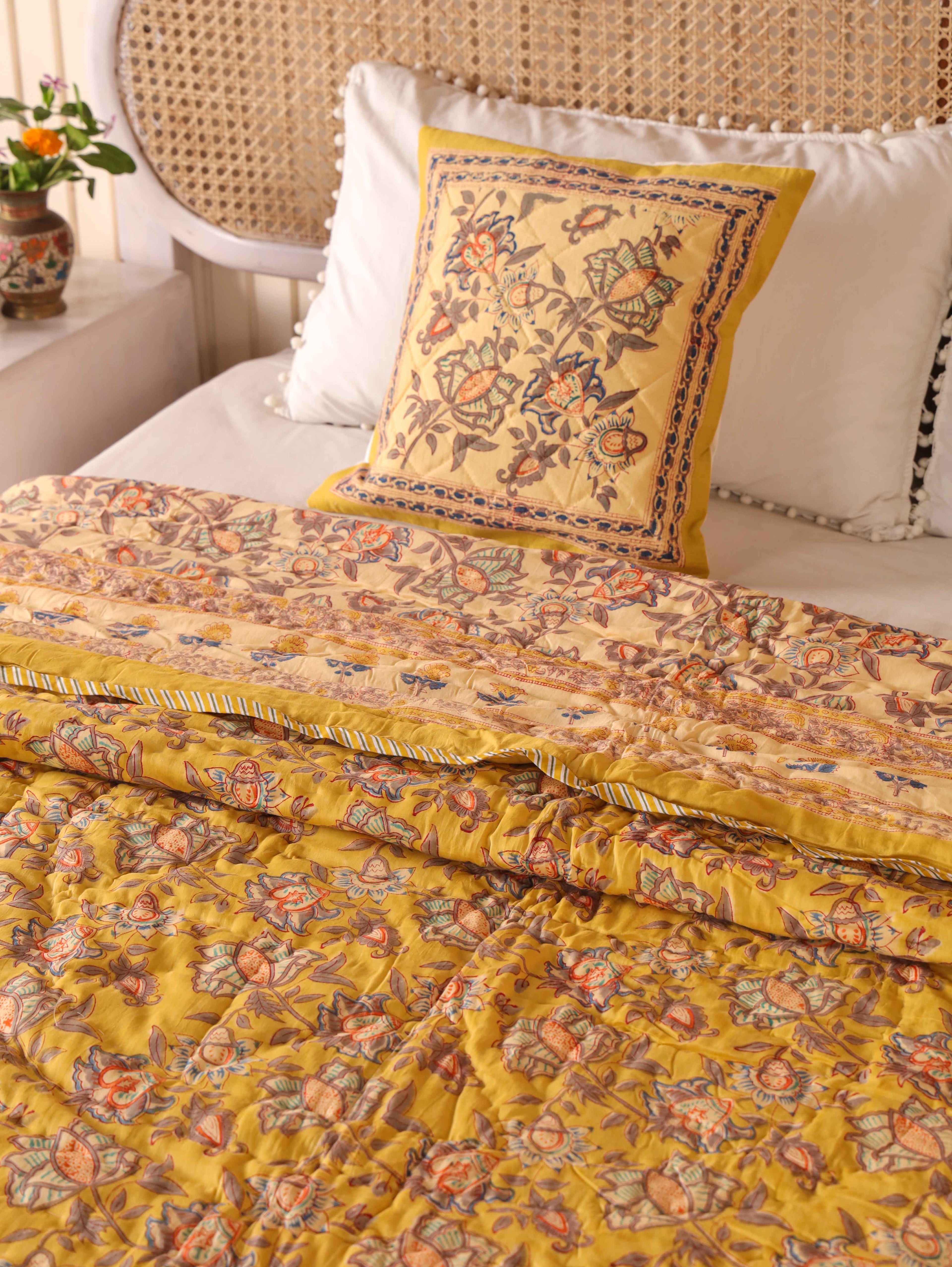 ROYAL GOLDEN GLORY HAND BLOCK PRINT REVERSIBLE COTTON QUILT/RAZAI