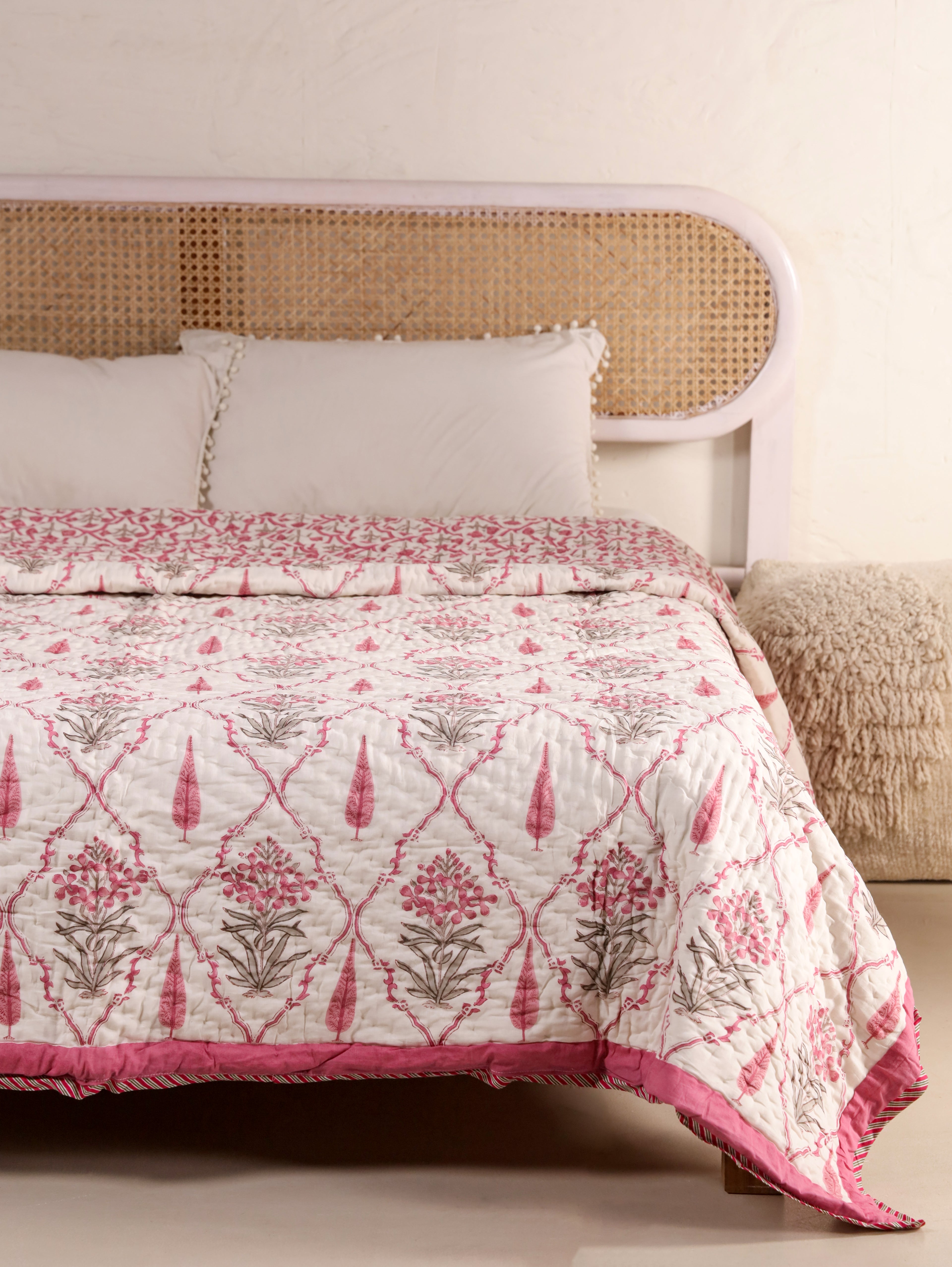 RANI BAGH PINK JAAL HAND BLOCK PRINT REVERSIBLE COTTON QUILT/RAZAI