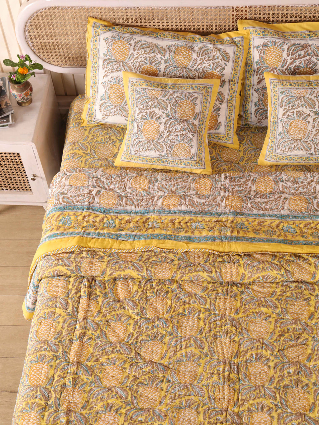 GOLDEN PINEAPPLE HAND BLOCK PRINT 6'PICES BEDDING SET'S