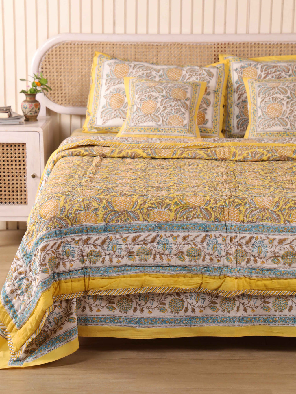 GOLDEN PINEAPPLE HAND BLOCK PRINT 6'PICES BEDDING SET'S