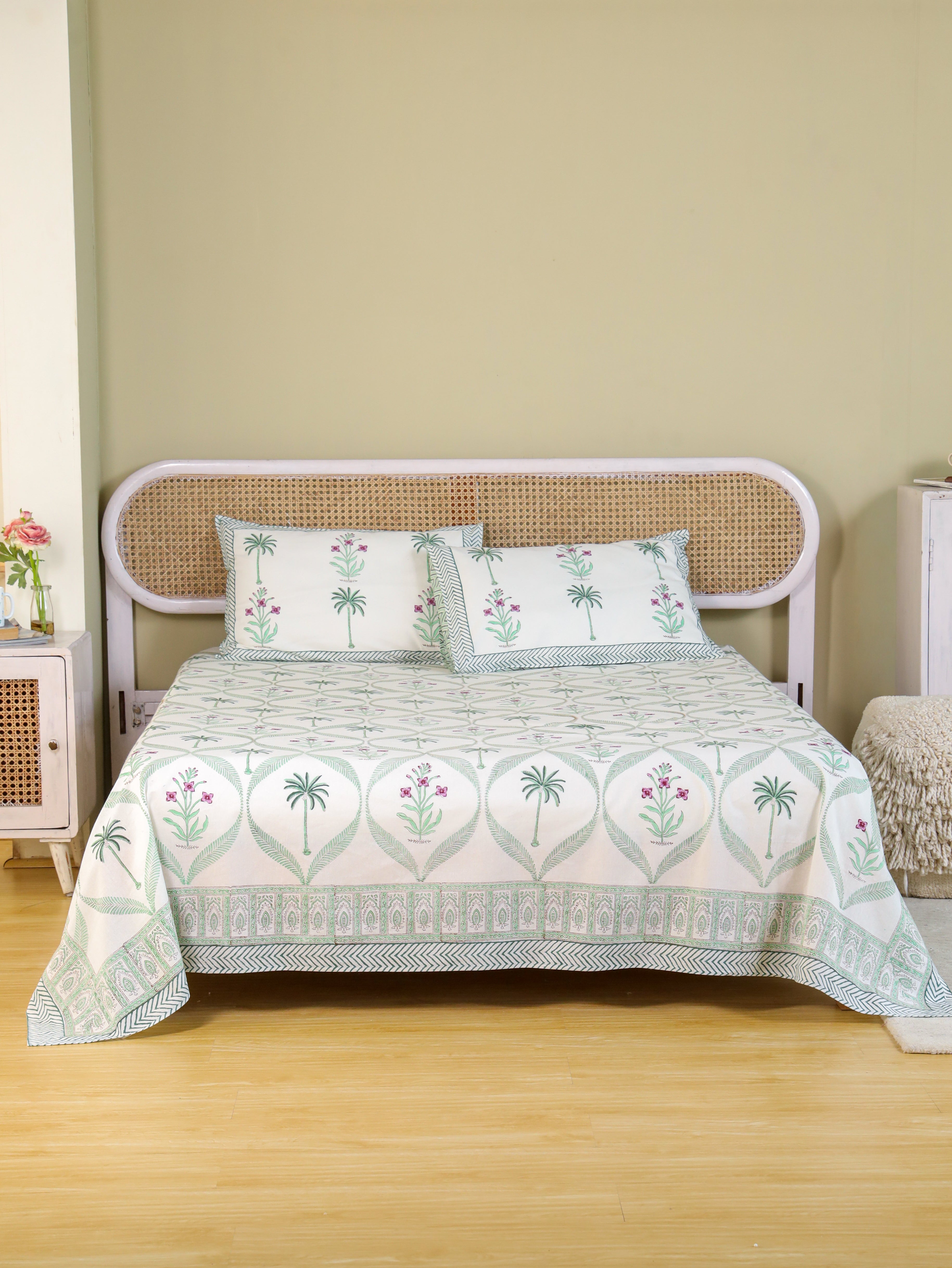 VINTAGE MUGAL MEHRAB HAND BLOCK PRINT COTTON BEDSHEET WITH PILLOW COVER