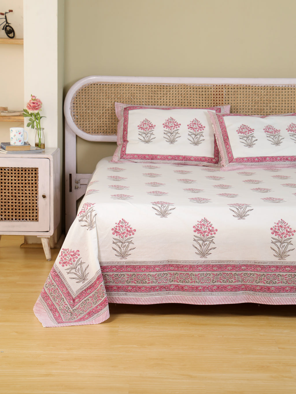 ORCHID PINK MUGAL BUTTA HAND BLOCK PRINT COTTON BEDSHEET WITH PILLOW COVER
