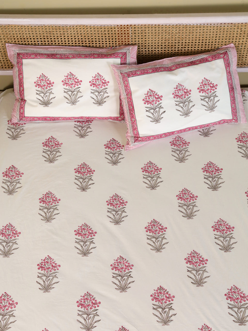 ORCHID PINK MUGAL BUTTA HAND BLOCK PRINT COTTON BEDSHEET WITH PILLOW COVER