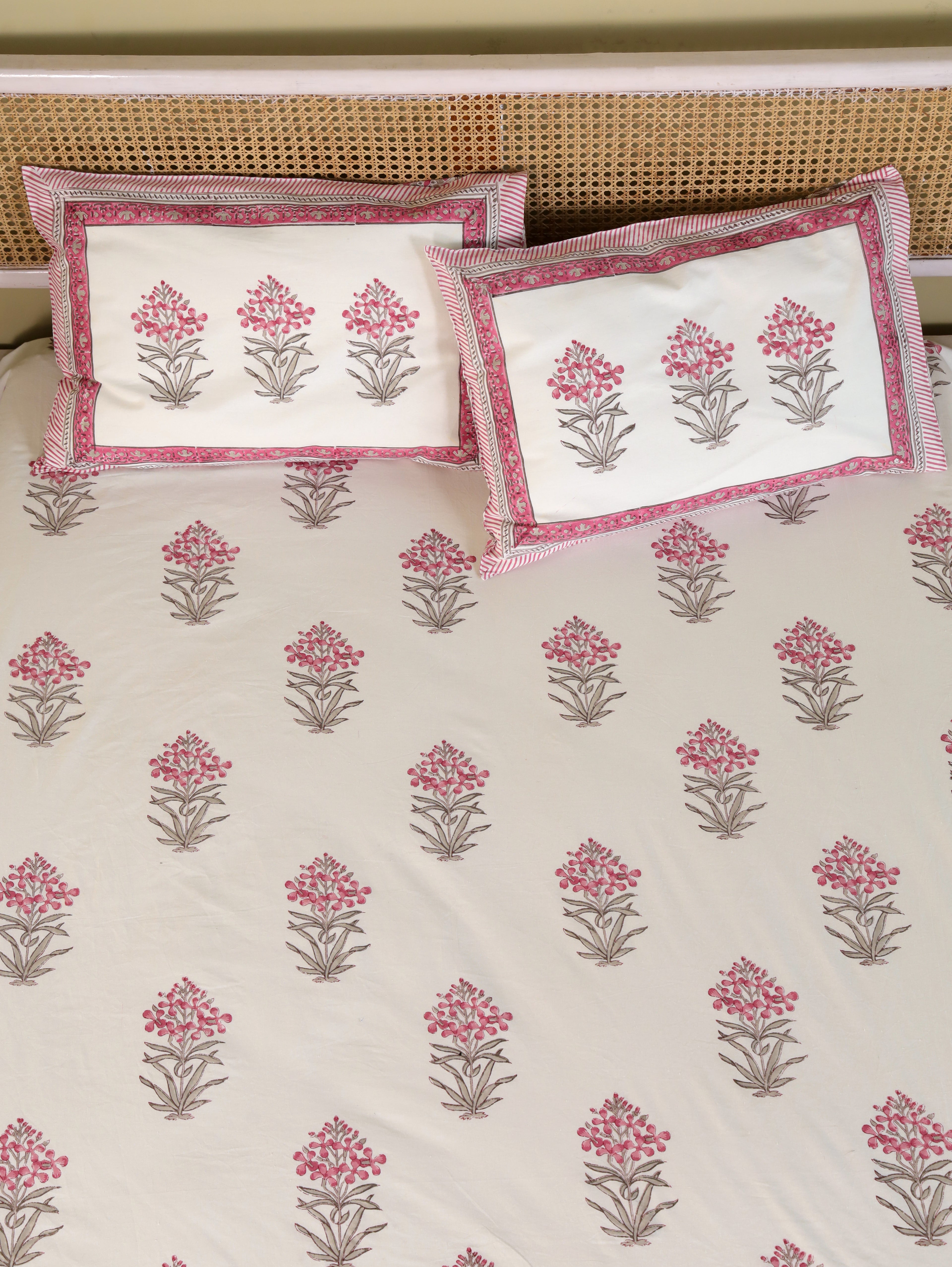 ORCHID PINK MUGAL BUTTA HAND BLOCK PRINT COTTON BEDSHEET WITH PILLOW COVER
