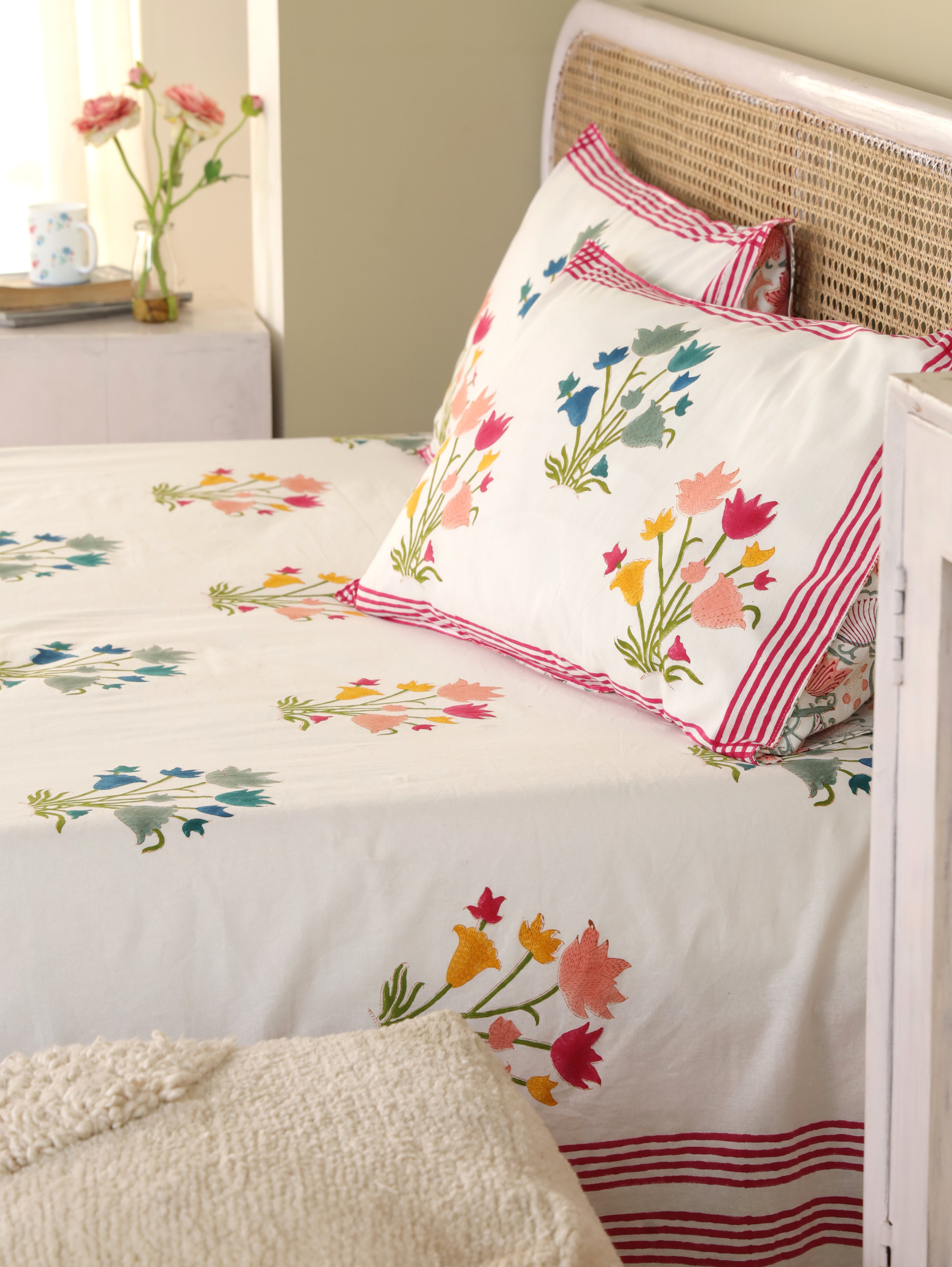 MUGAL PINJOR BUTTA HAND BLOCK PRINT COTTON BEDSHEET WITH PILLOW COVER