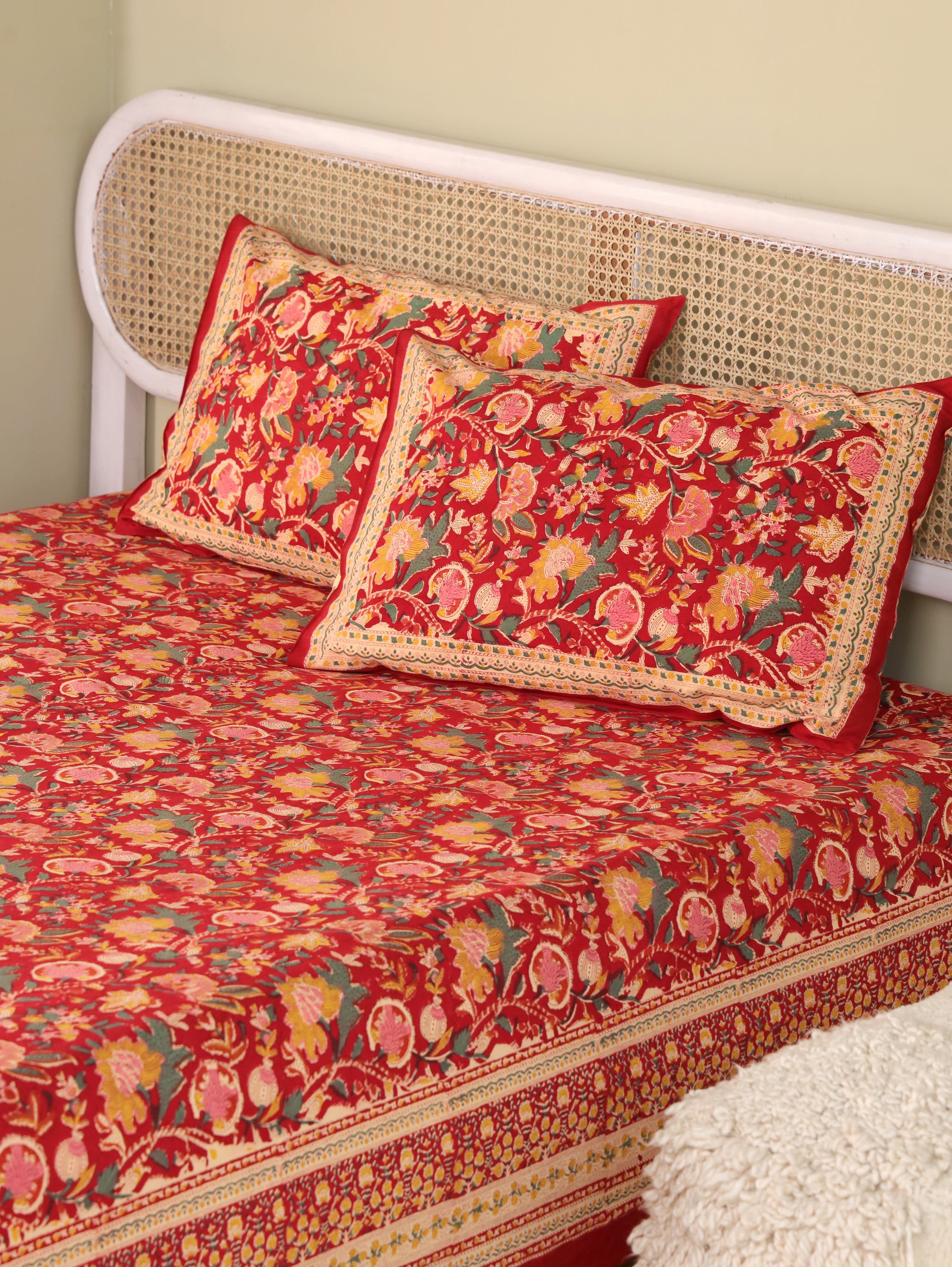 ROYAL RAPID RED HAND BLOCK PRINT COTTON BEDSHEET WITH PILLOW COVER