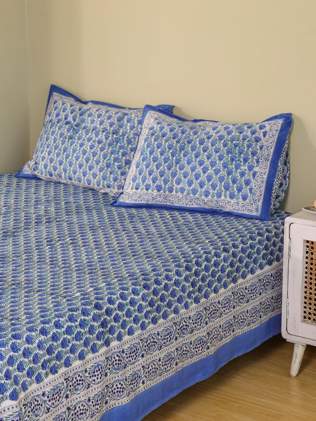 CLASSIC BLUE BUTTI HAND BLOCK PRINT COTTON BEDSHEET WITH PILLOW COVER