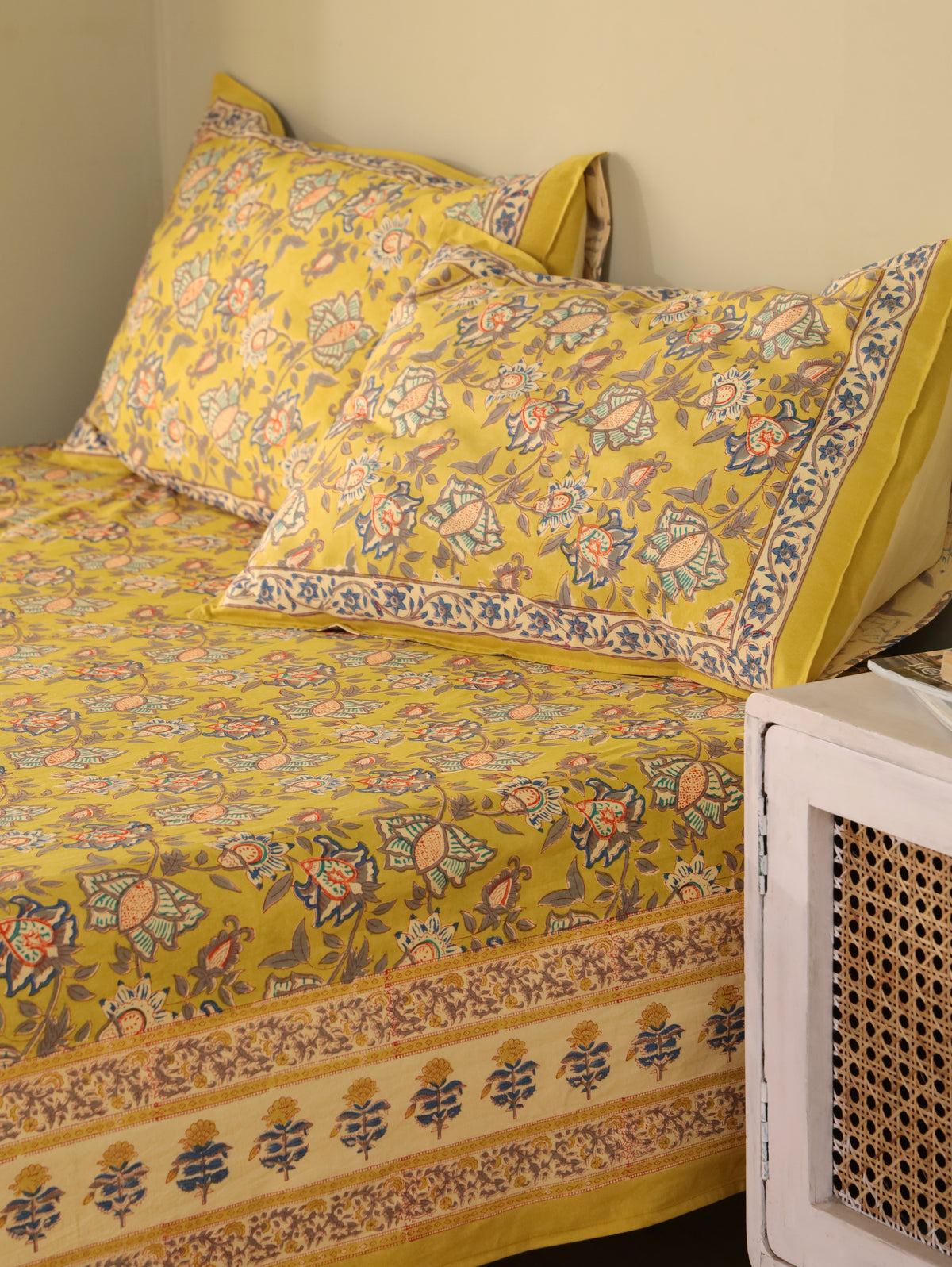 ROYAL GOLDEN GLORY HAND BLOCK PRINT COTTON BEDSHEET WITH PILLOW COVER