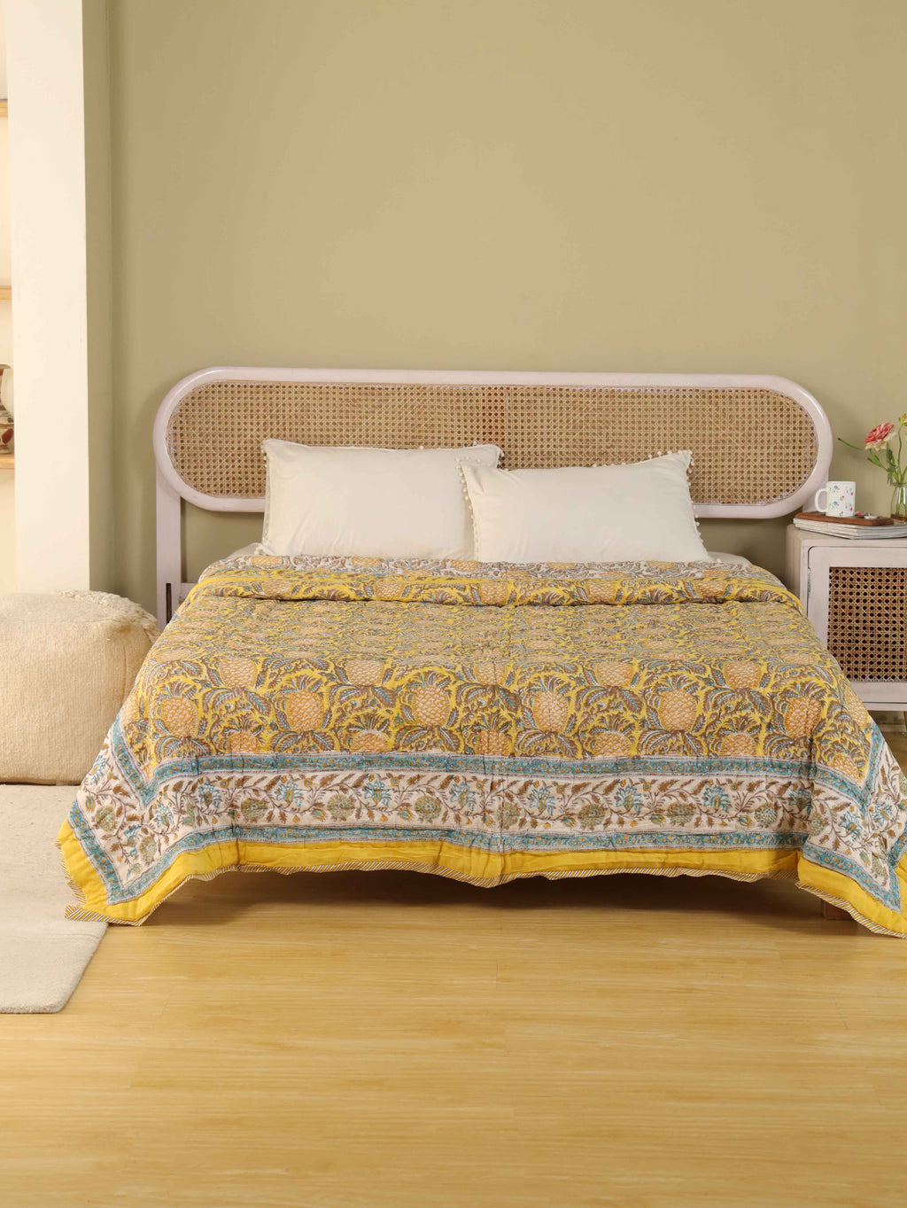 GOLDEN PINEAPPLE HAND BLOCK PRINT REVERSIBLE COTTON QUILT/RAZAI