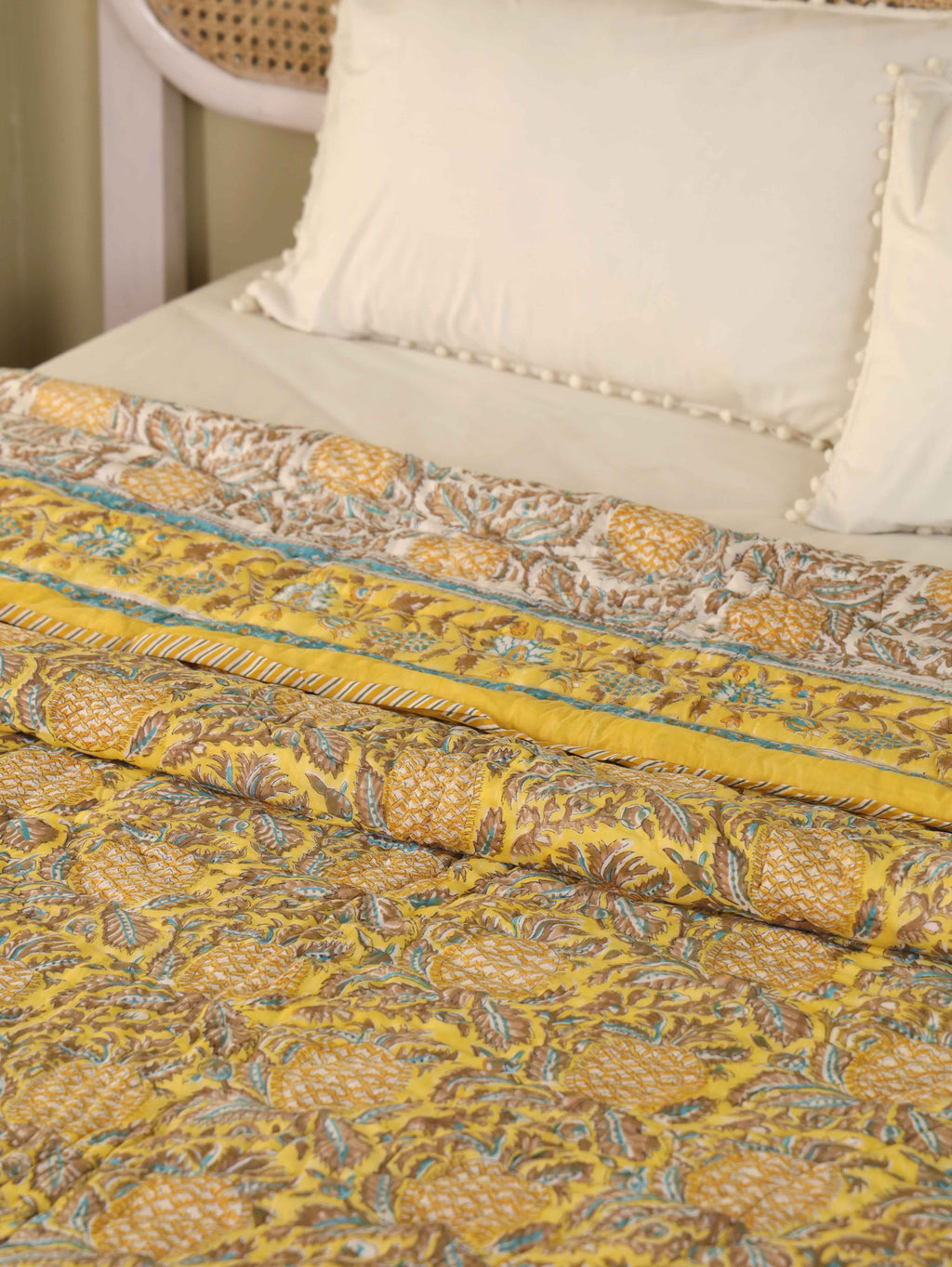 GOLDEN PINEAPPLE HAND BLOCK PRINT REVERSIBLE COTTON QUILT/RAZAI