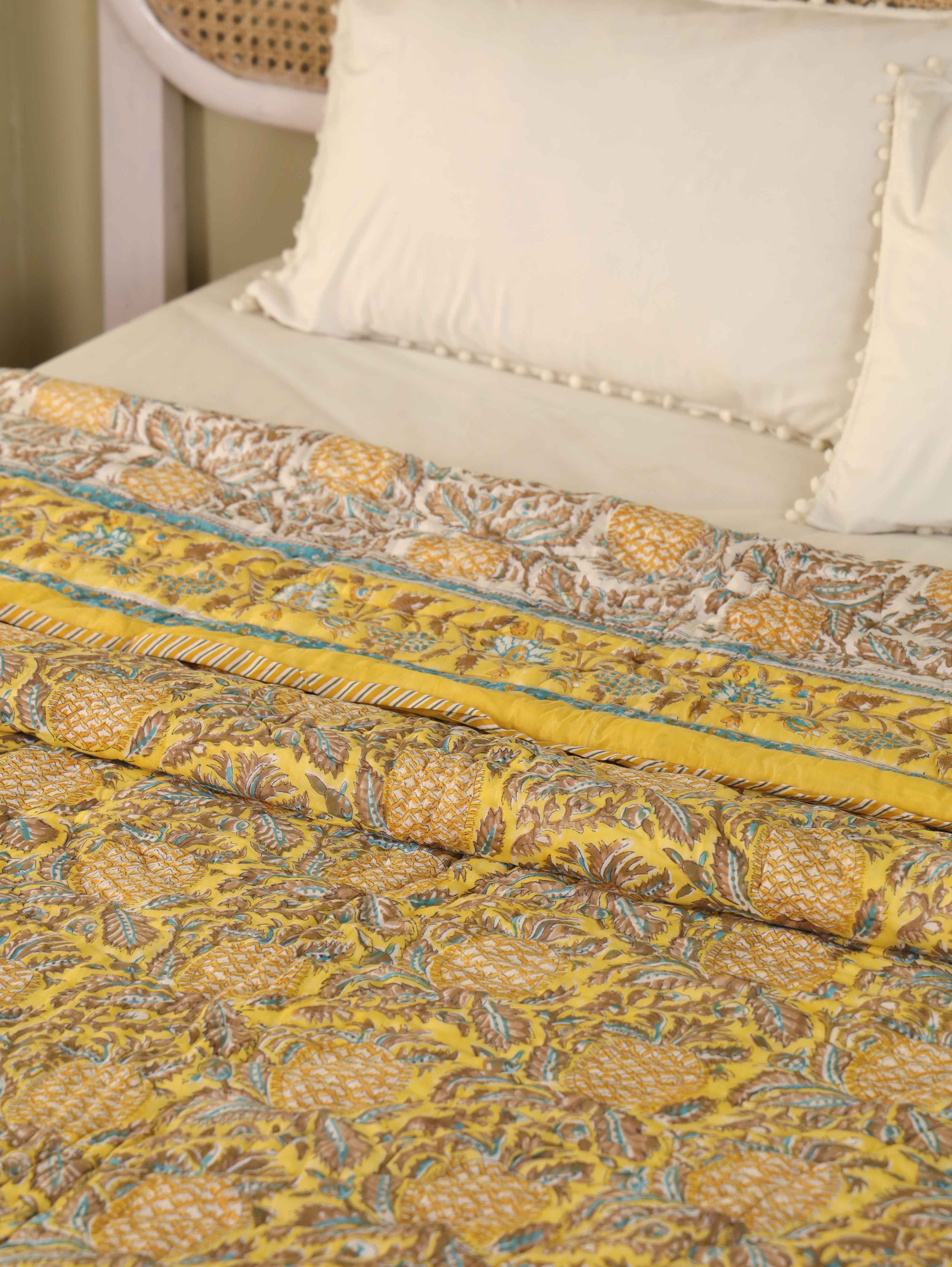 GOLDEN PINEAPPLE HAND BLOCK PRINT REVERSIBLE COTTON QUILT/RAZAI