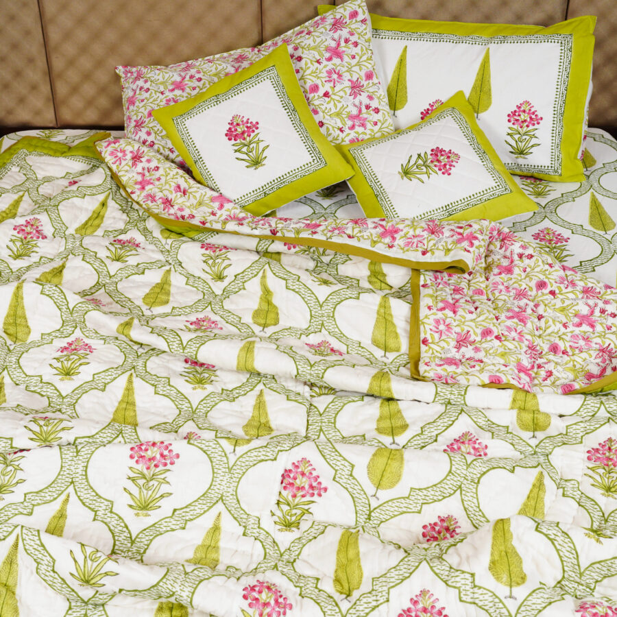 Stunning Mugal Mehrab Jaal Quilt Bedding Set's